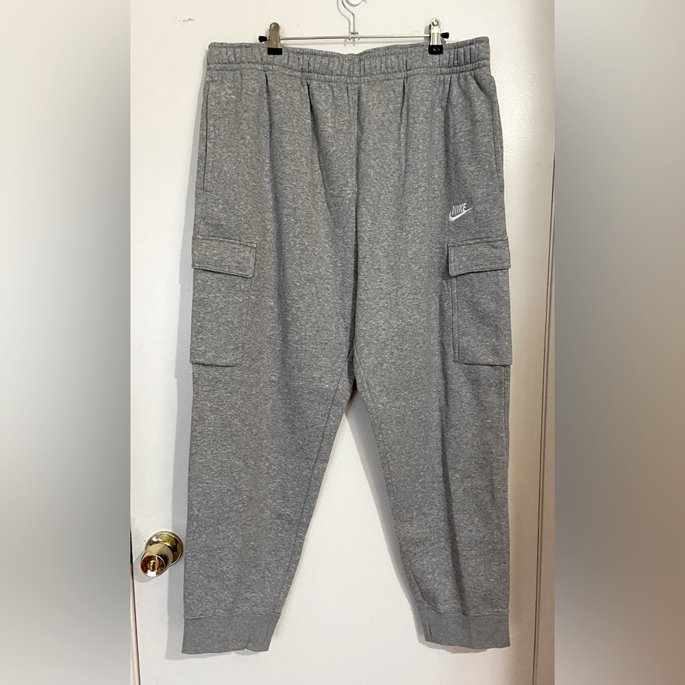 Nike Standard Fit Gray Sweatpants